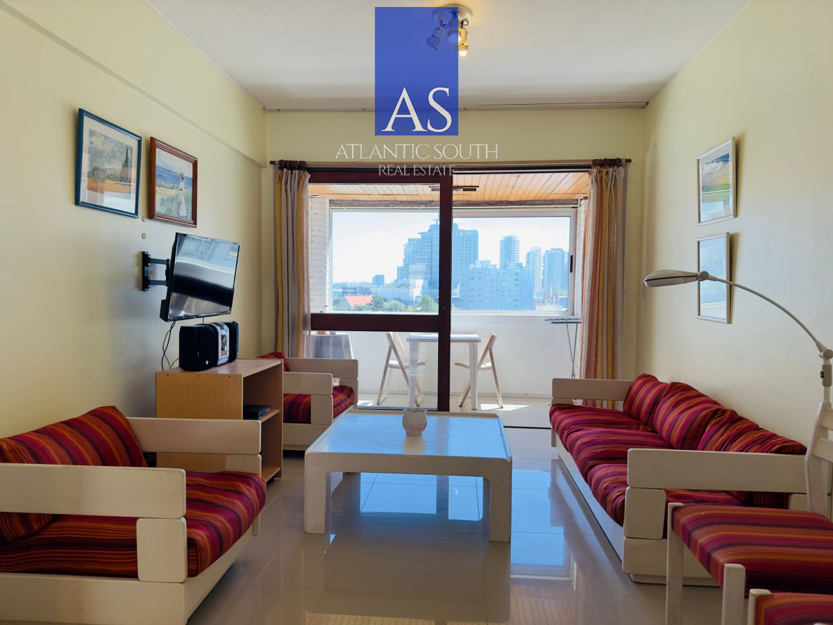 Apartamento ID.3390 - Apartamento de 2 dormitorios, reciclado, en venta, en Punta del Este
