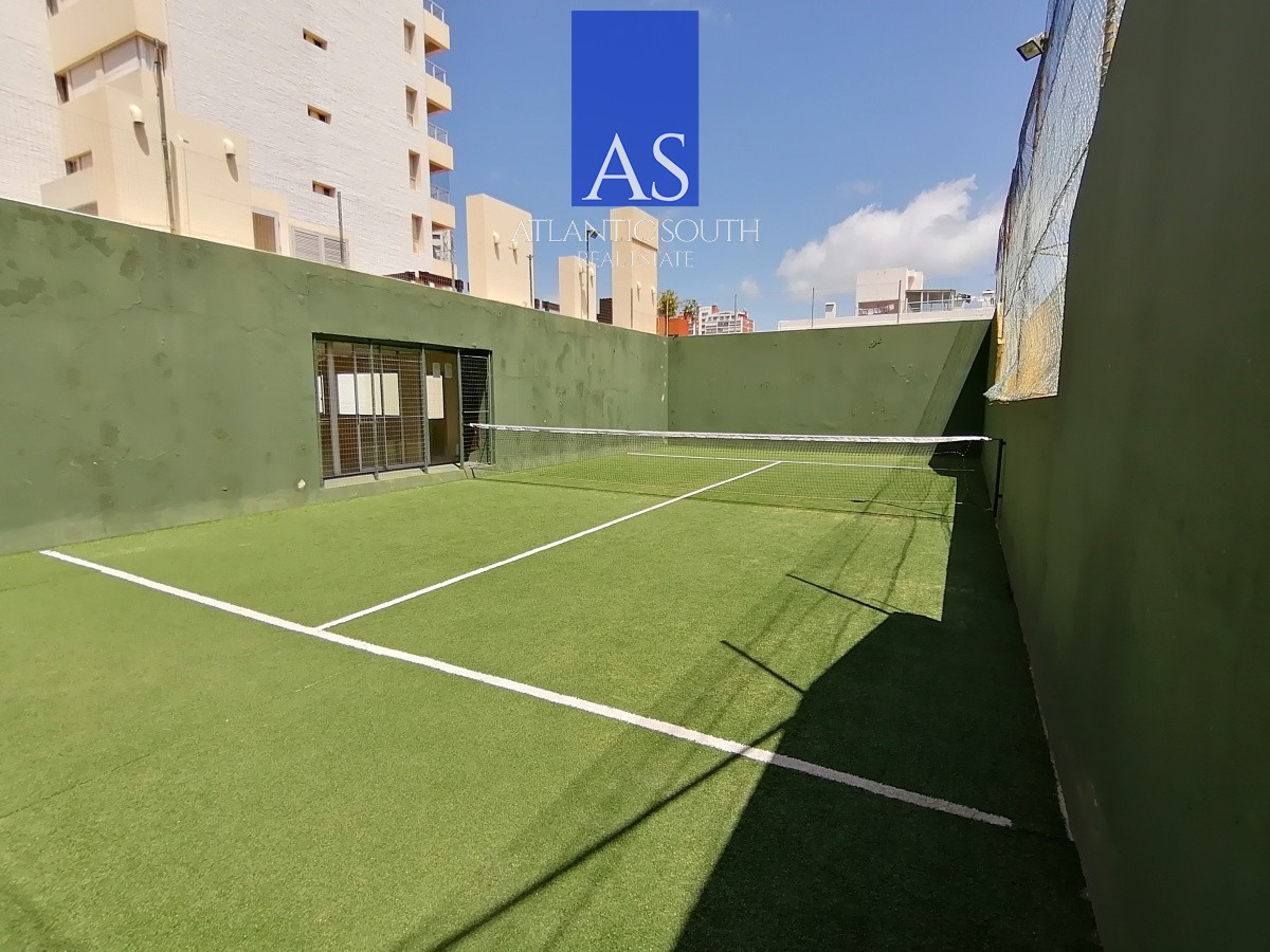 Apartamento ID.3144 - Apartamento de 3 dormitorios con vista al mar Playa Mansa Punta del Este