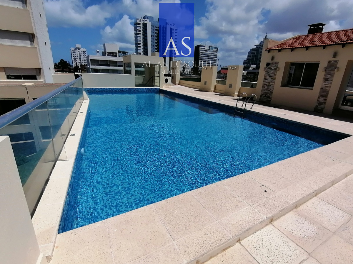 Apartamento ID.3144 - Apartamento de 3 dormitorios con vista al mar Playa Mansa Punta del Este
