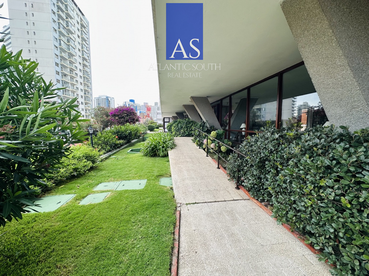 Apartamento ID.3390 - Apartamento de 2 dormitorios, reciclado, en venta, en Punta del Este