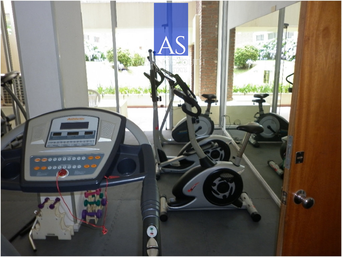 Apartamento ID.3144 - Apartamento de 3 dormitorios con vista al mar Playa Mansa Punta del Este