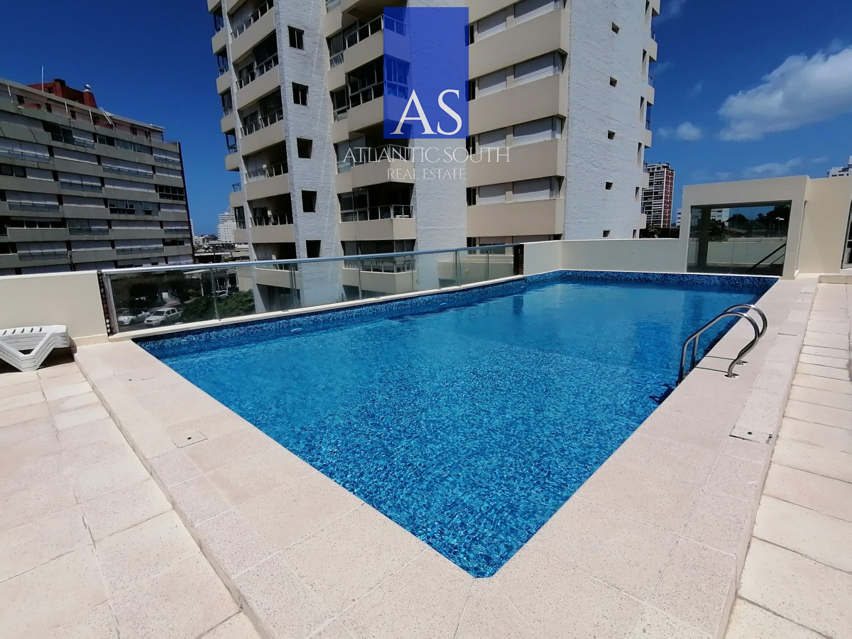 Apartamento ID.3144 - Apartamento de 3 dormitorios con vista al mar Playa Mansa Punta del Este