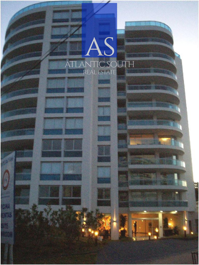 Apartamento ID.3109 - Apartamento moderno de 3 dormitorios cerca del mar Playa Mansa Punta del Este