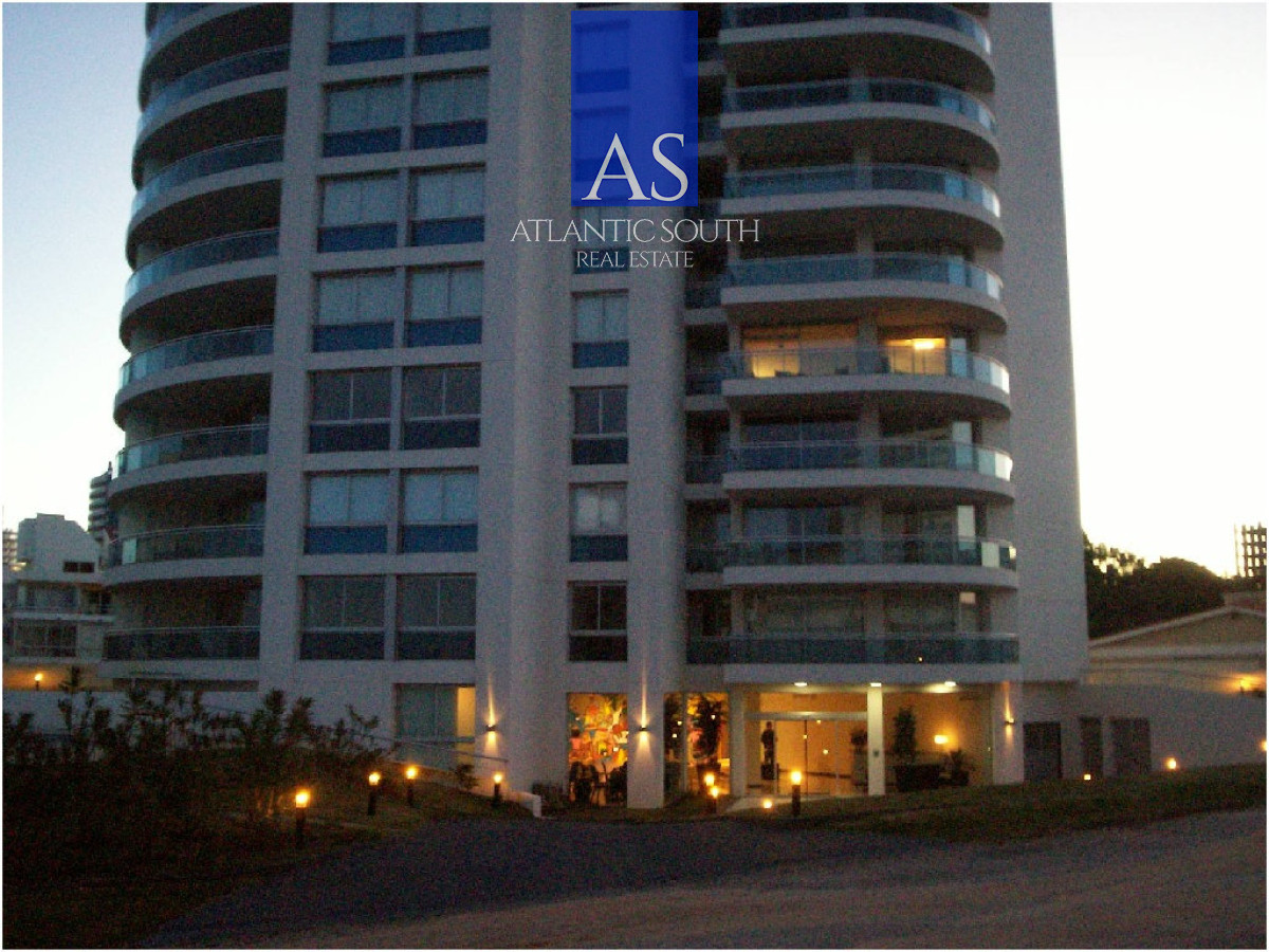 Apartamento ID.3109 - Apartamento moderno de 3 dormitorios cerca del mar Playa Mansa Punta del Este