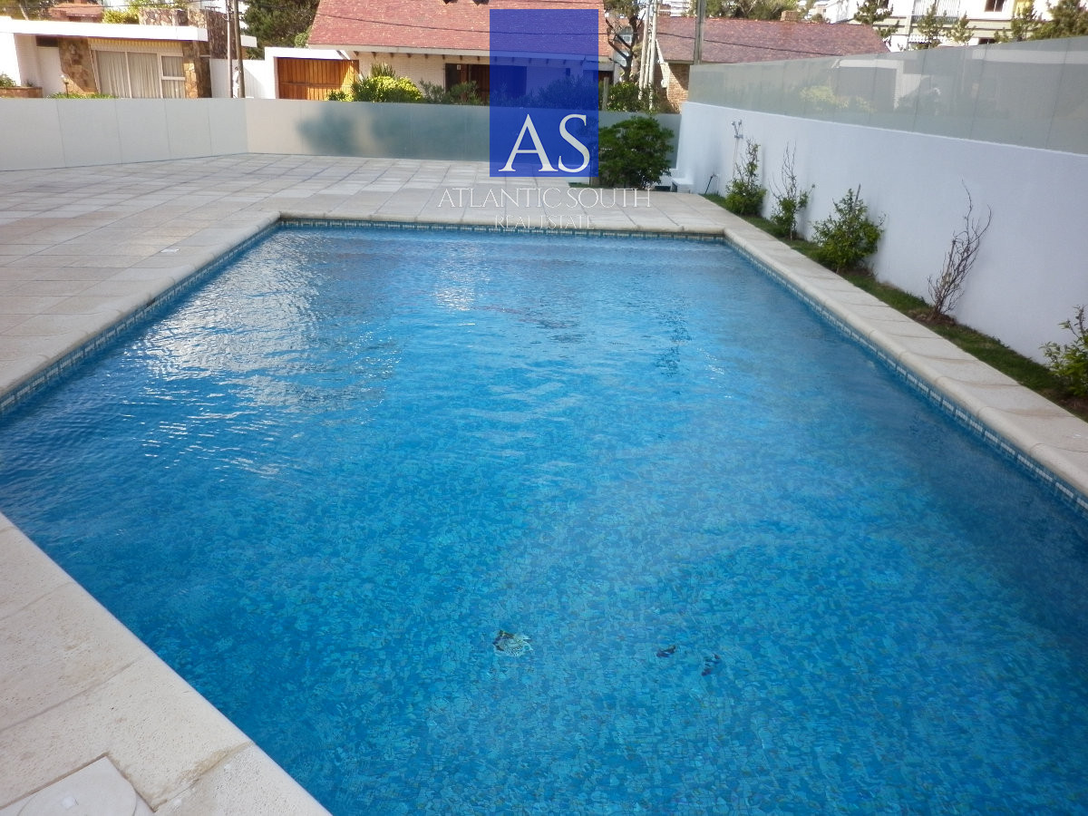 Apartamento ID.3109 - Apartamento moderno de 3 dormitorios cerca del mar Playa Mansa Punta del Este