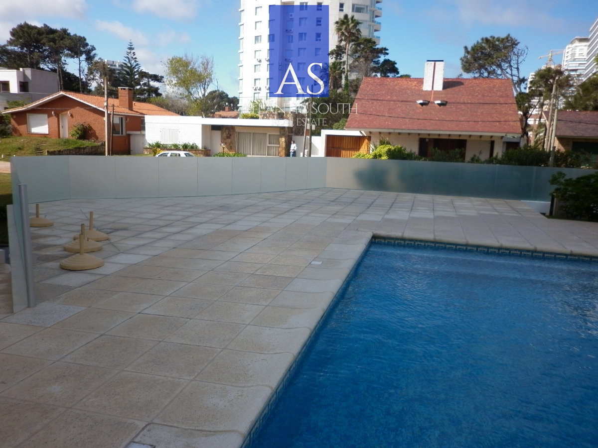 Apartamento ID.3109 - Apartamento moderno de 3 dormitorios cerca del mar Playa Mansa Punta del Este