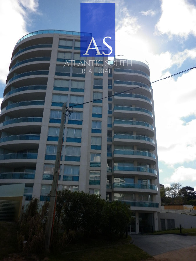Apartamento ID.3109 - Apartamento moderno de 3 dormitorios cerca del mar Playa Mansa Punta del Este