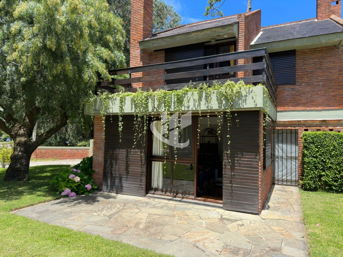 Casa ID.2882 - Alquiler de Temporada en Punta del este.