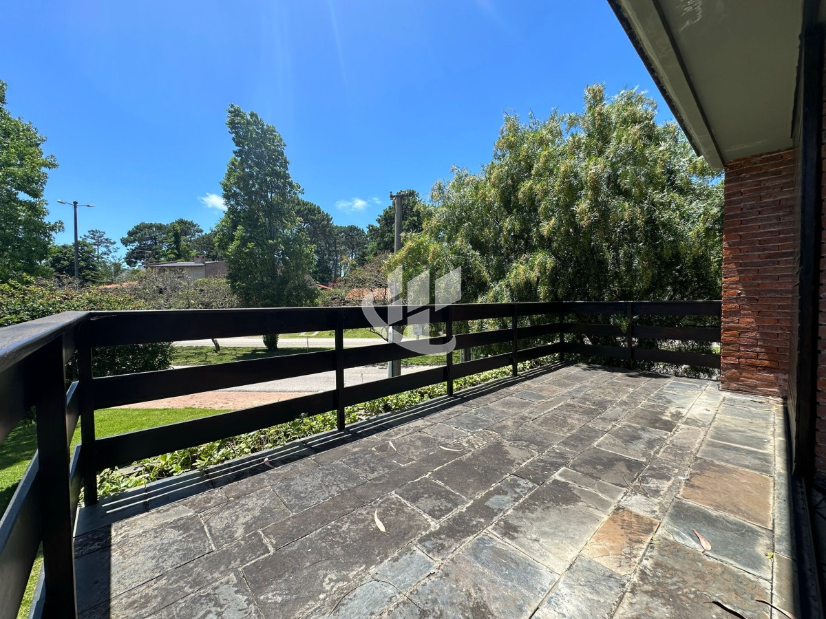 Casa ID.2882 - Alquiler de Temporada en Punta del este.