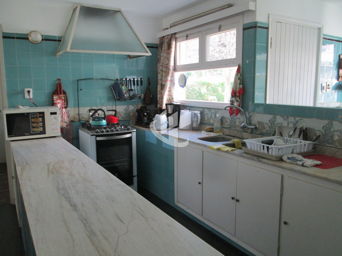 Casa ID.2971 - Casa en venta de 3 dormitorios y dependencia en Punta del Este