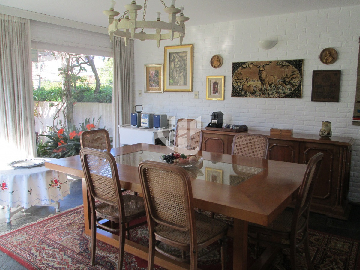 Casa ID.2971 - Casa en venta de 3 dormitorios y dependencia en Punta del Este