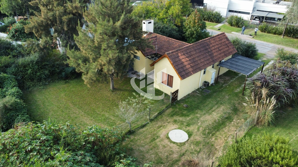 Casa ID.1167 - Casa en venta de 2 dormitorios en Punta del Este