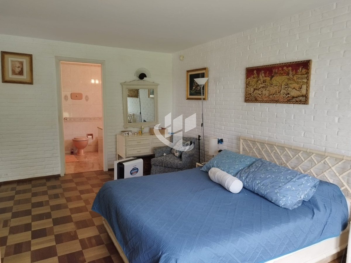 Casa ID.2971 - Casa en venta de 3 dormitorios y dependencia en Punta del Este