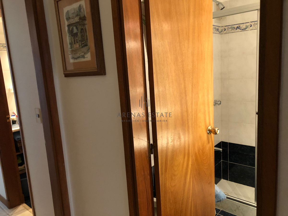 Apartamento ID.2456 - Apartamento de 3 dormitorios en venta en Punta del Este 