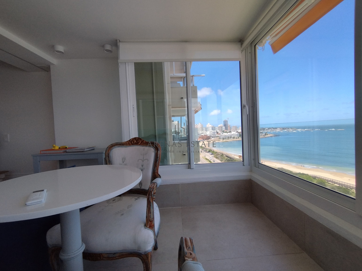Apartamento ID.3406 - Apartamento de 3 dormitorios en primera linea en  venta en Punta del Este 