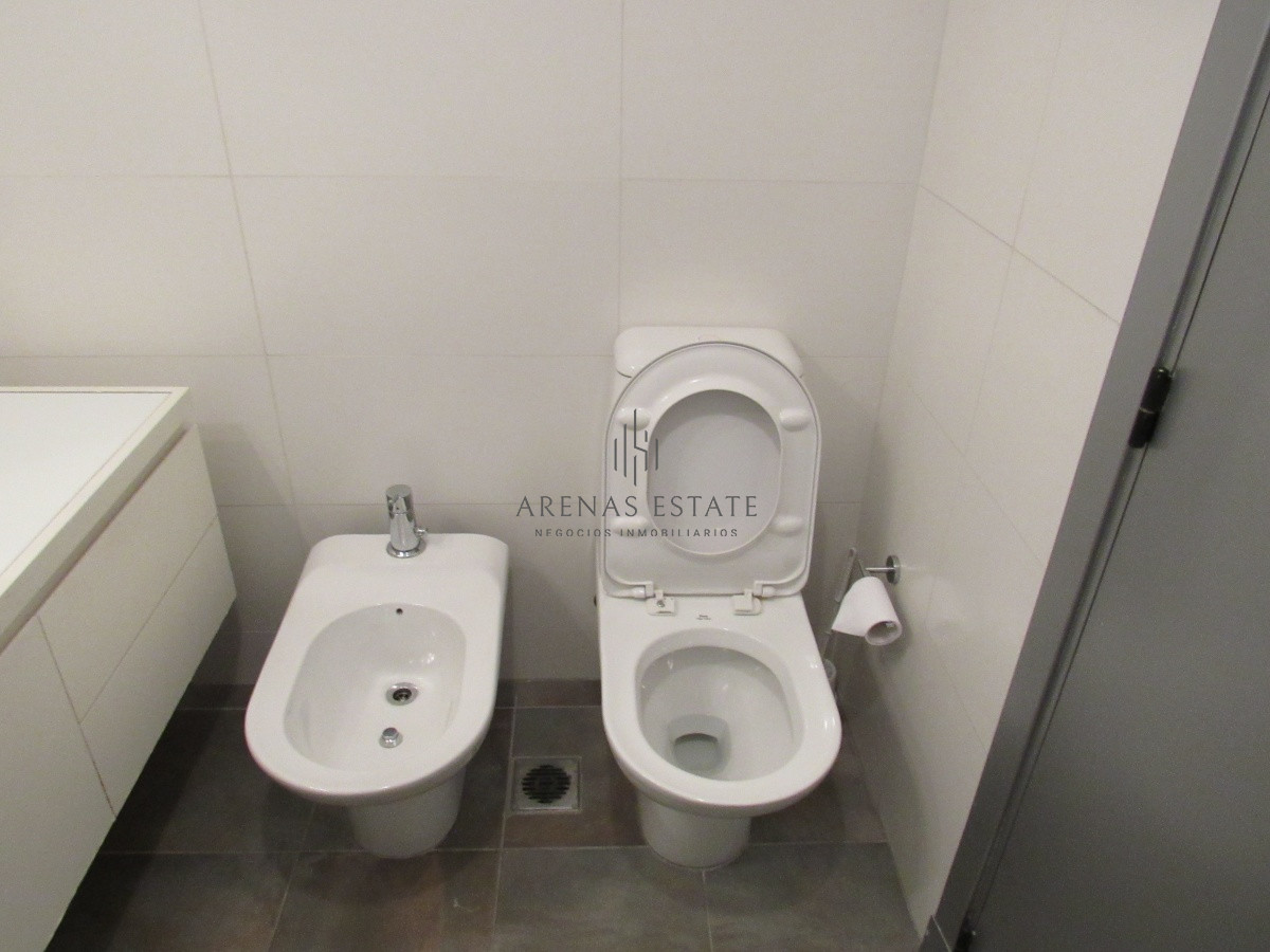 Apartamento ID.3193 - Venta apartamento de 2 dor con parrillero, balcón en Puta del Este