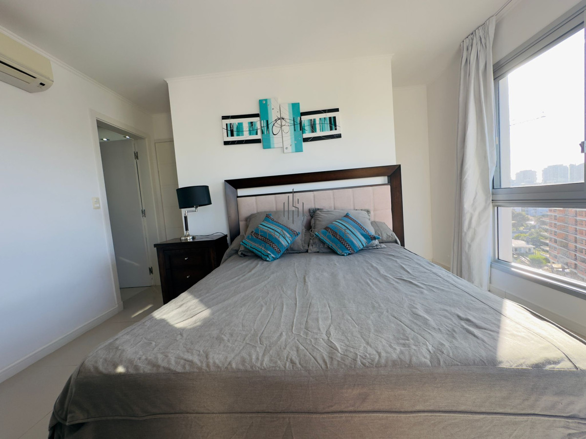 Apartamento ID.4249 - Alquiler y Venta de apartamento de dos dormitorios en Punta del Este