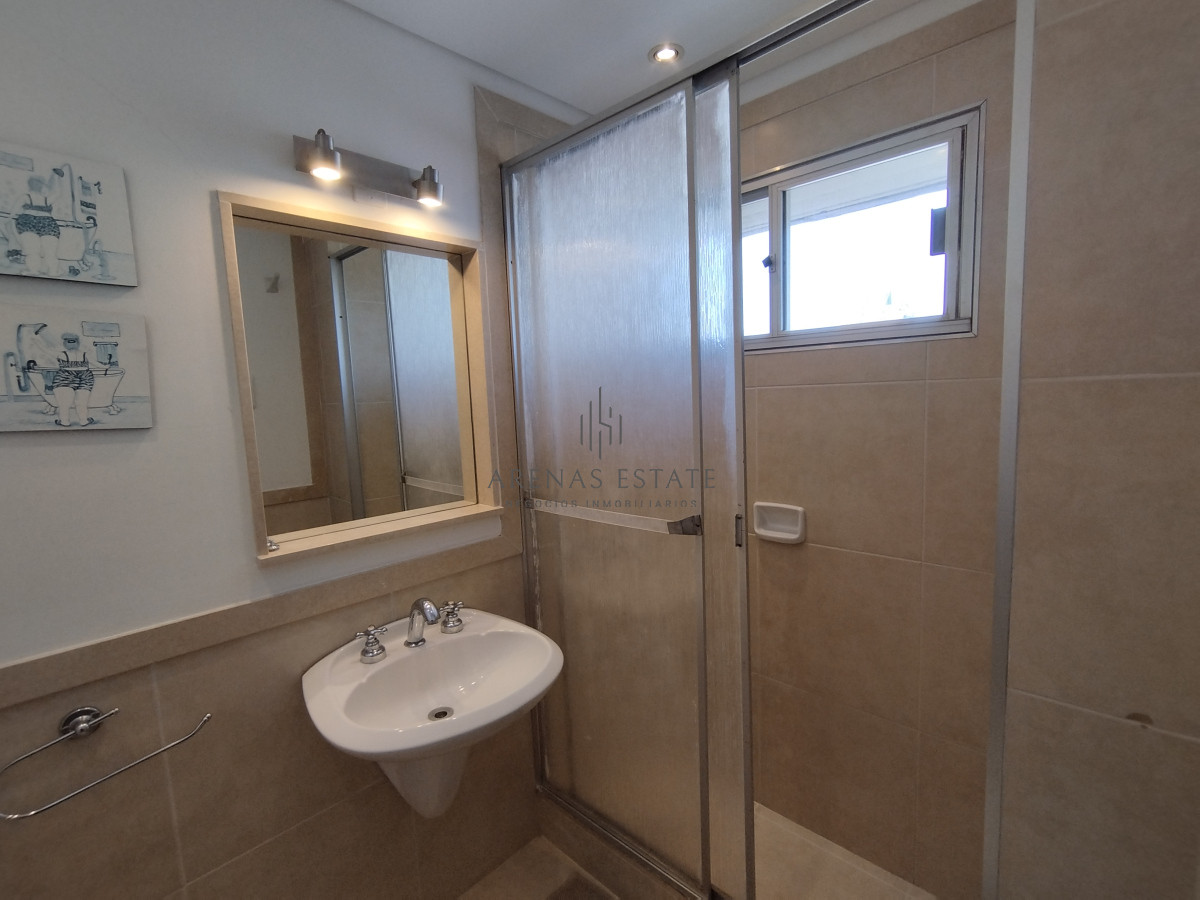 Apartamento ID.4390 - Apartamento de 3 dormitorios en venta y en alquiler en Punta del Este