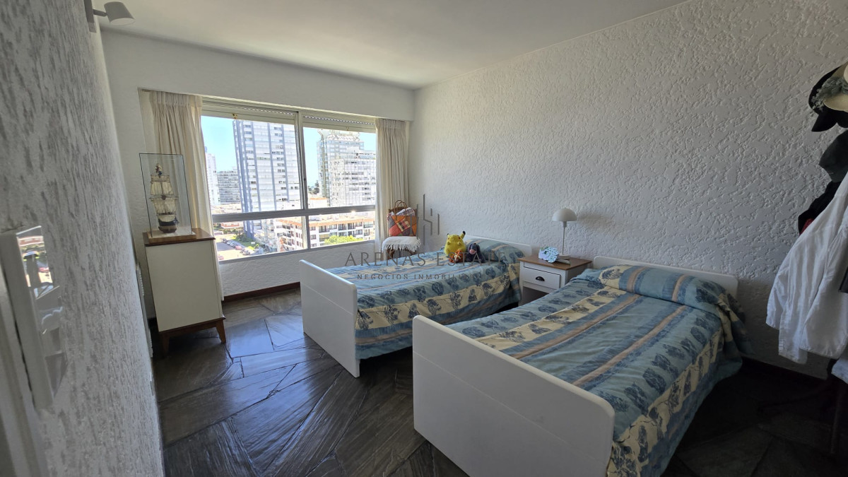Apartamento ID.3807 - Apartamento en venta de 3 dormitorios en Punta del Este