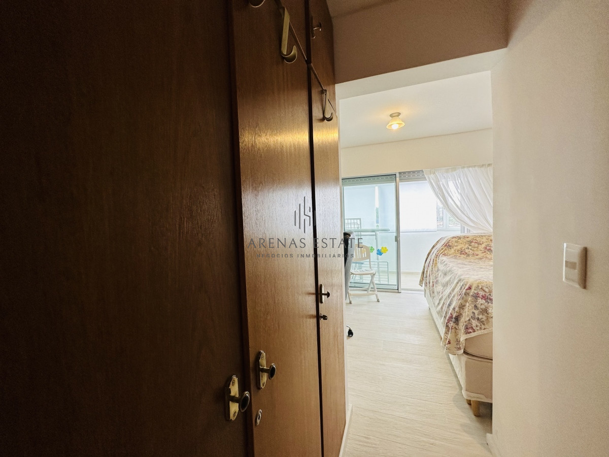 Apartamento ID.3928 - Venta y alquiler  de apartamento de 4 dormitorios en Punta de Este