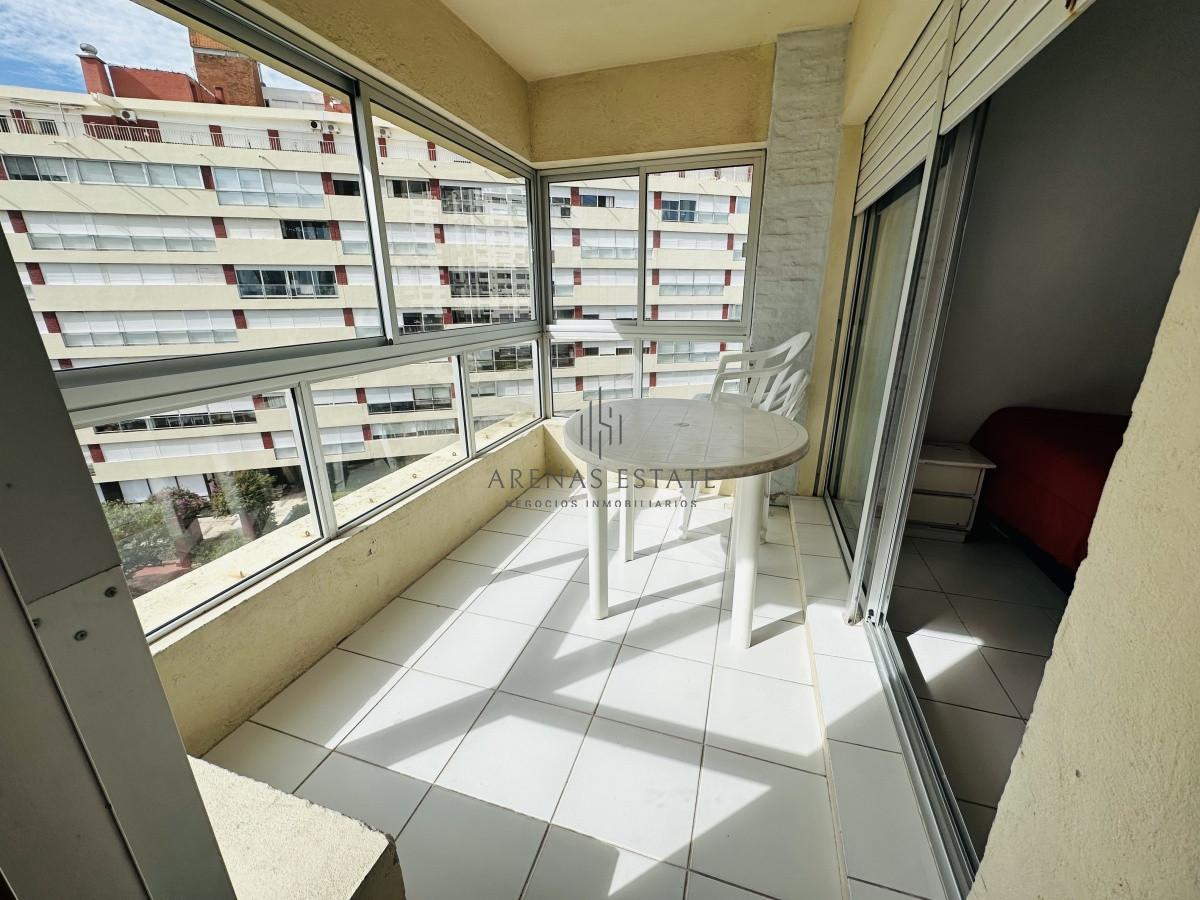 Apartamento ID.3542 - Alquiler y venta de apartamento de 1 dormitorio y medio en Punta del Este
