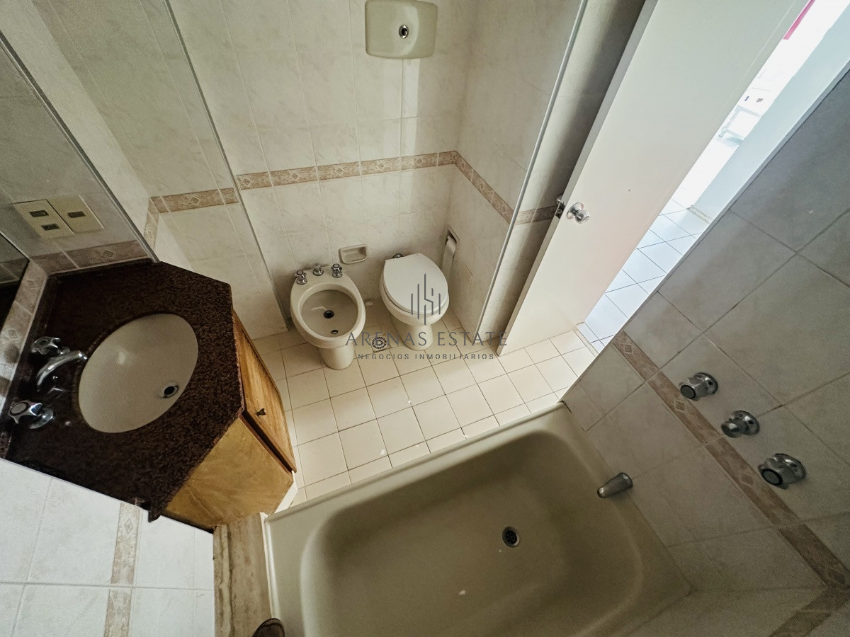 Apartamento ID.3542 - Alquiler y venta de apartamento de 1 dormitorio y medio en Punta del Este