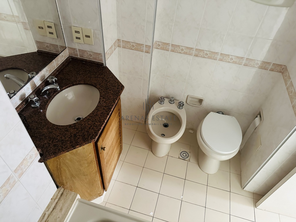 Apartamento ID.3542 - Alquiler y venta de apartamento de 1 dormitorio y medio en Punta del Este