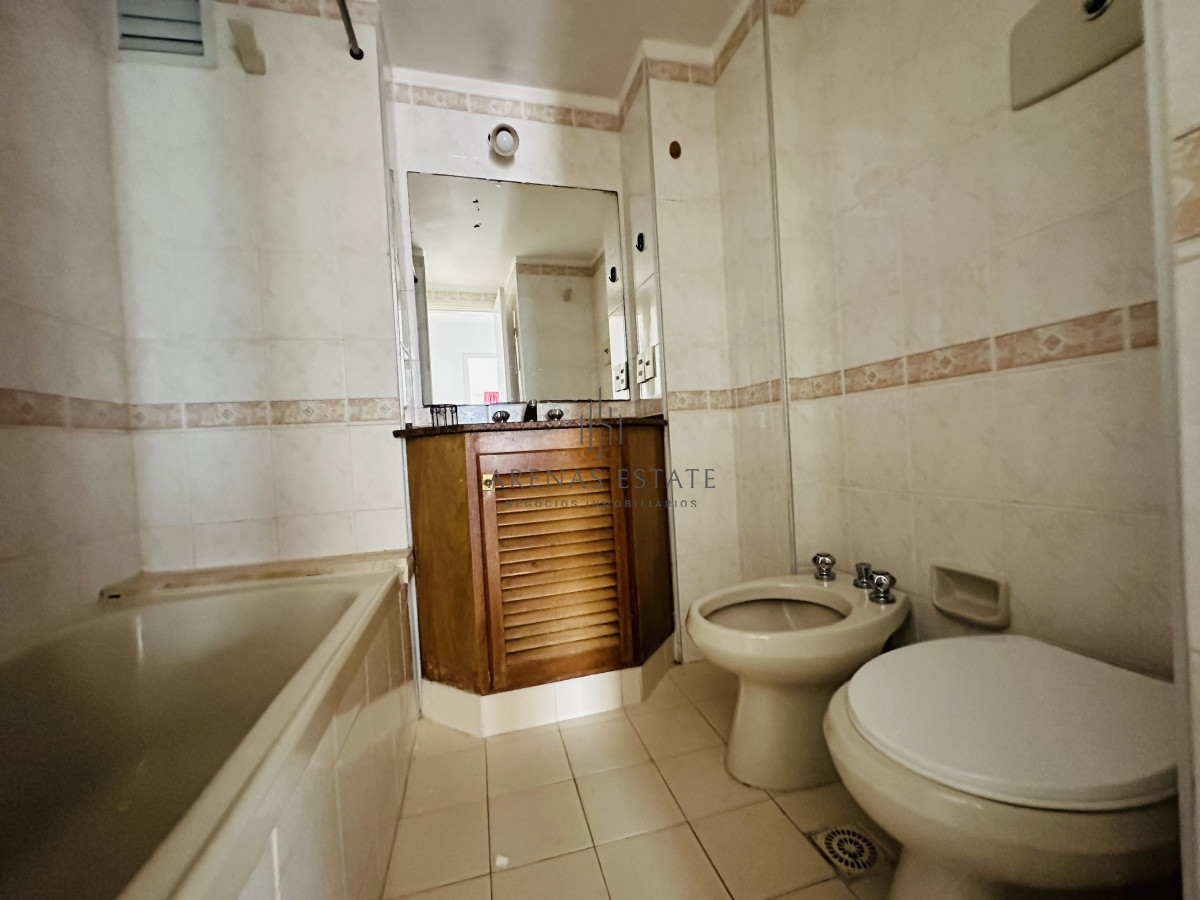 Apartamento ID.3542 - Alquiler y venta de apartamento de 1 dormitorio y medio en Punta del Este