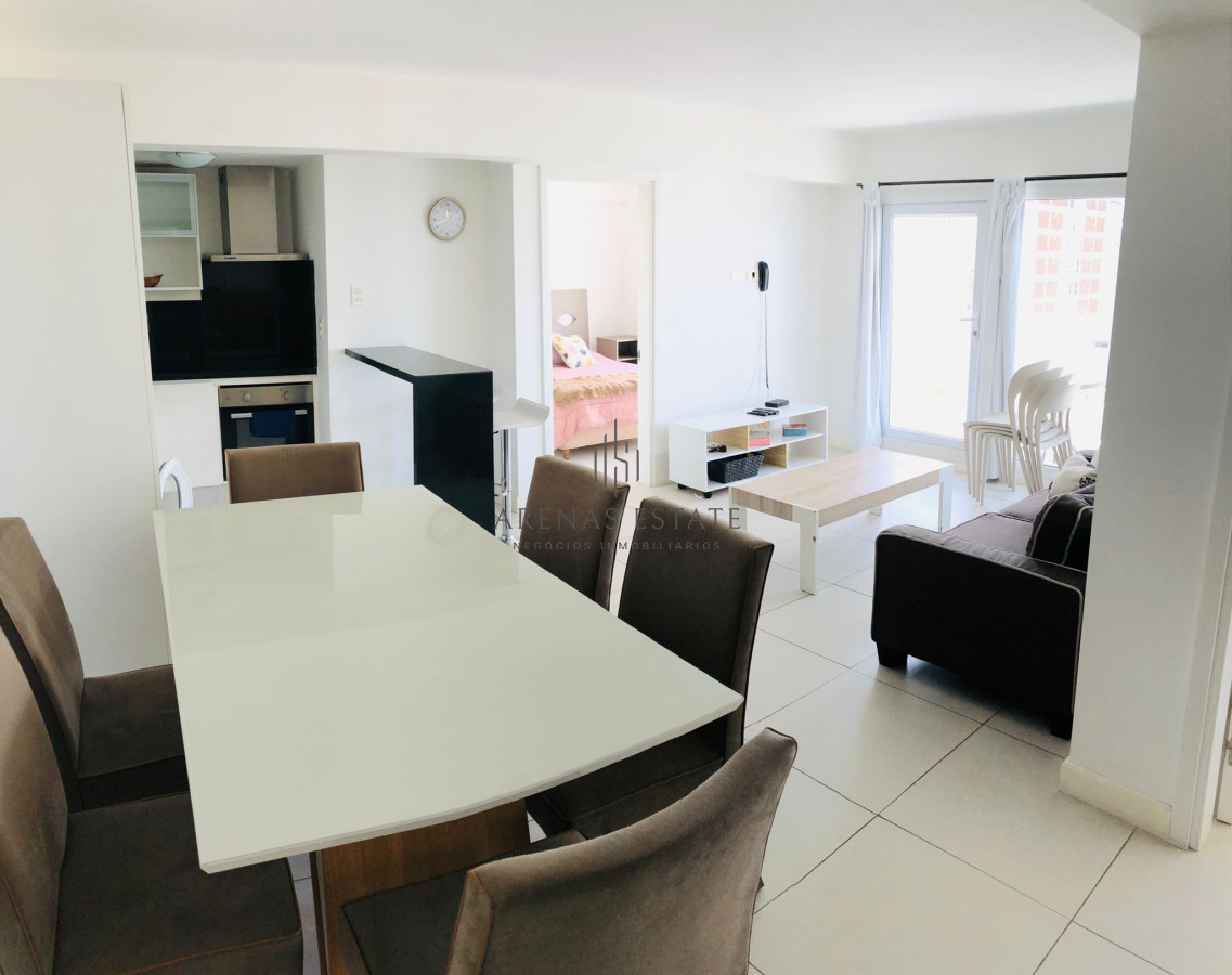 Apartamento ID.4250 - Apartamento en venta  de 2 dormitorios, 2 baños.