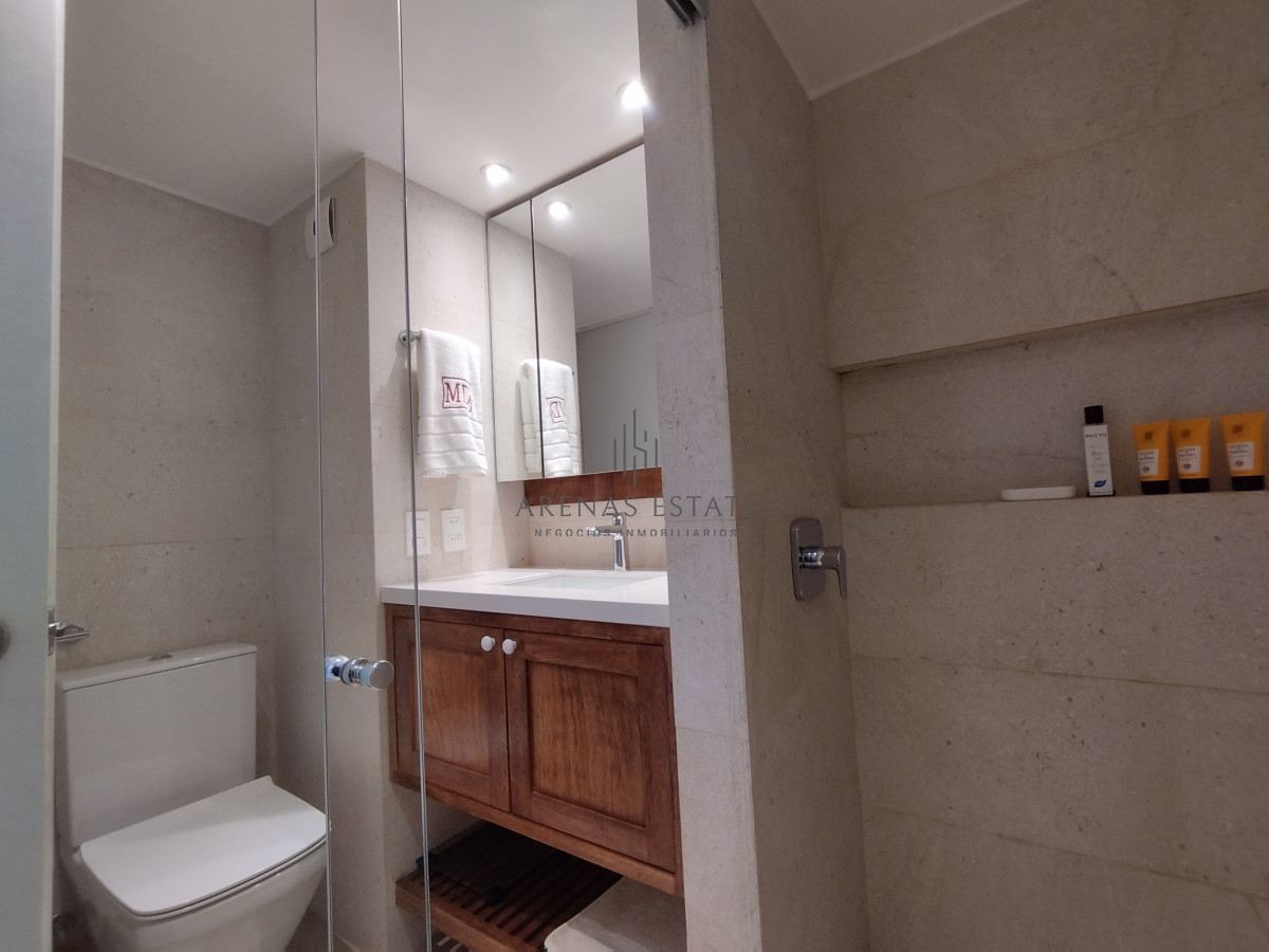 Apartamento ID.3406 - Apartamento de 3 dormitorios en primera linea en  venta en Punta del Este 