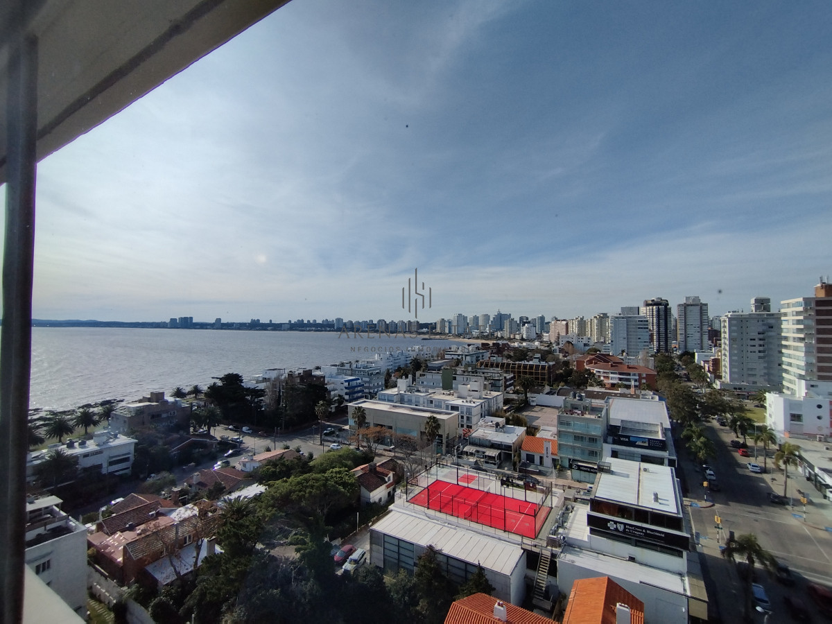 Apartamento ID.4390 - Apartamento de 3 dormitorios en venta y en alquiler en Punta del Este