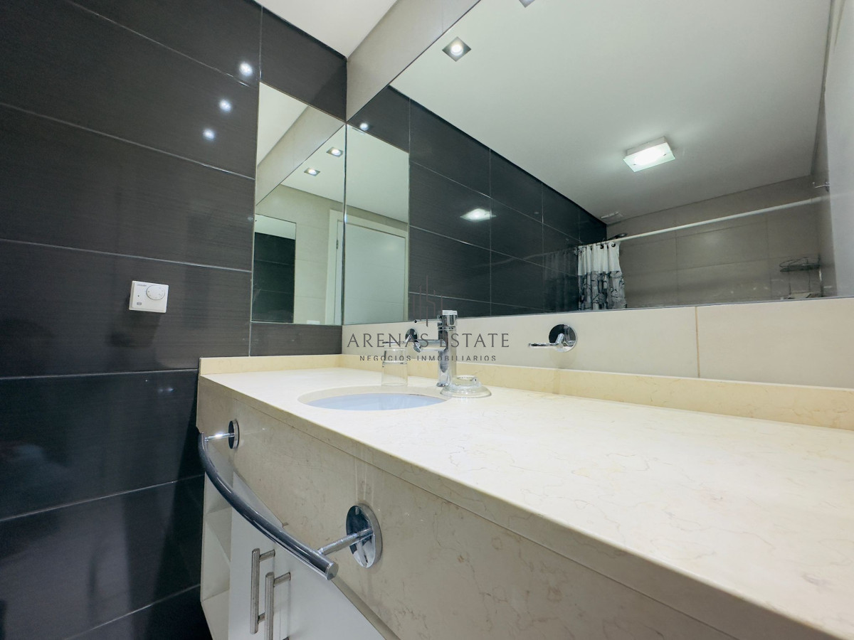 Apartamento ID.4249 - Alquiler y Venta de apartamento de dos dormitorios en Punta del Este