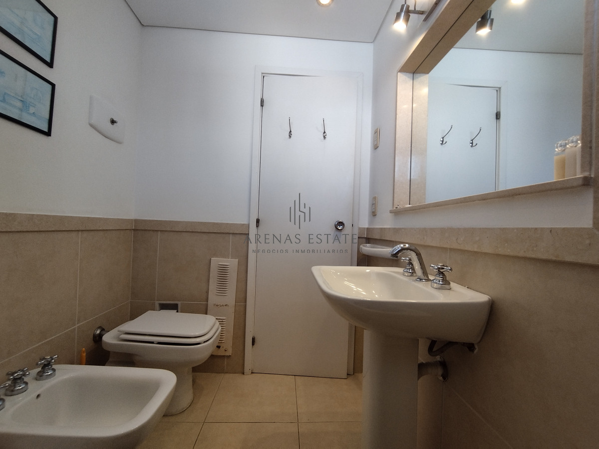 Apartamento ID.4390 - Apartamento de 3 dormitorios en venta y en alquiler en Punta del Este