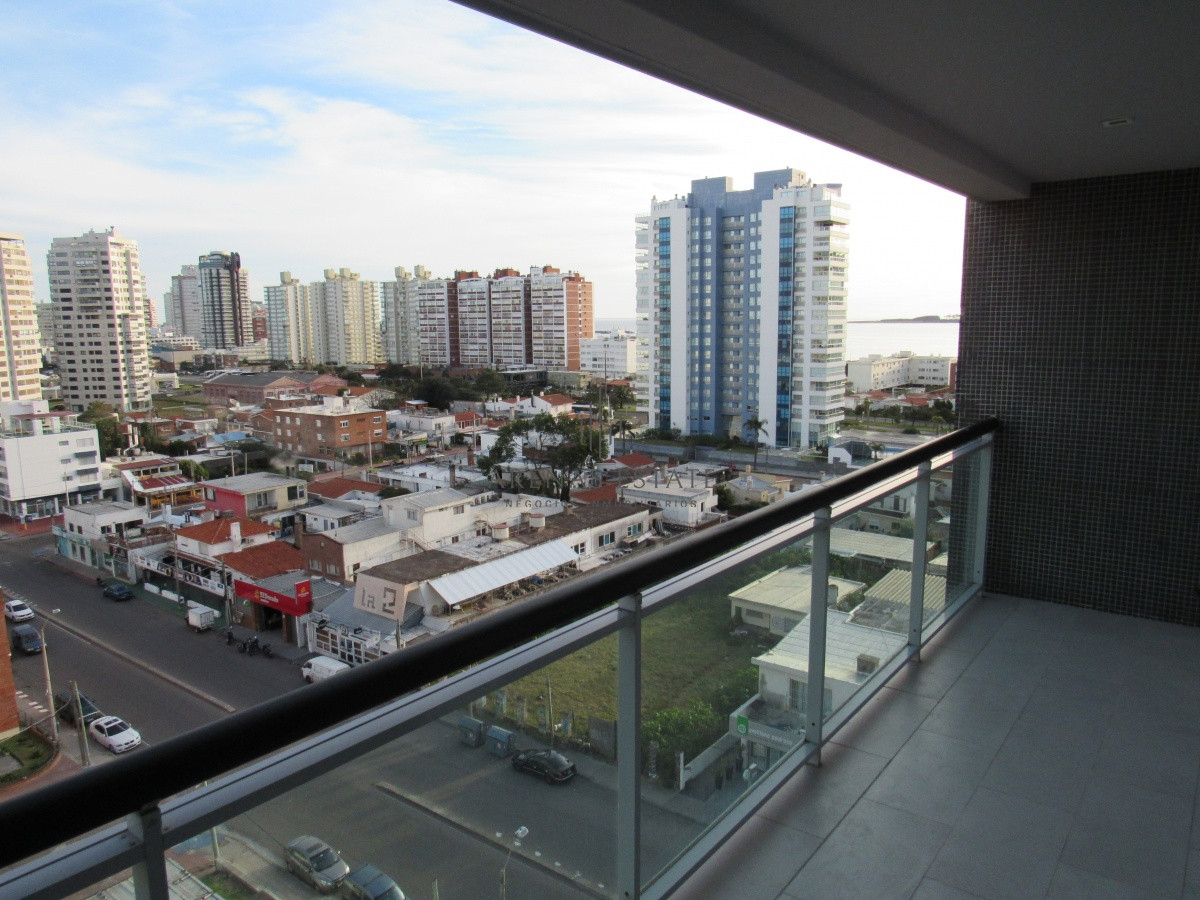 Apartamento ID.3193 - Venta apartamento de 2 dor con parrillero, balcón en Puta del Este