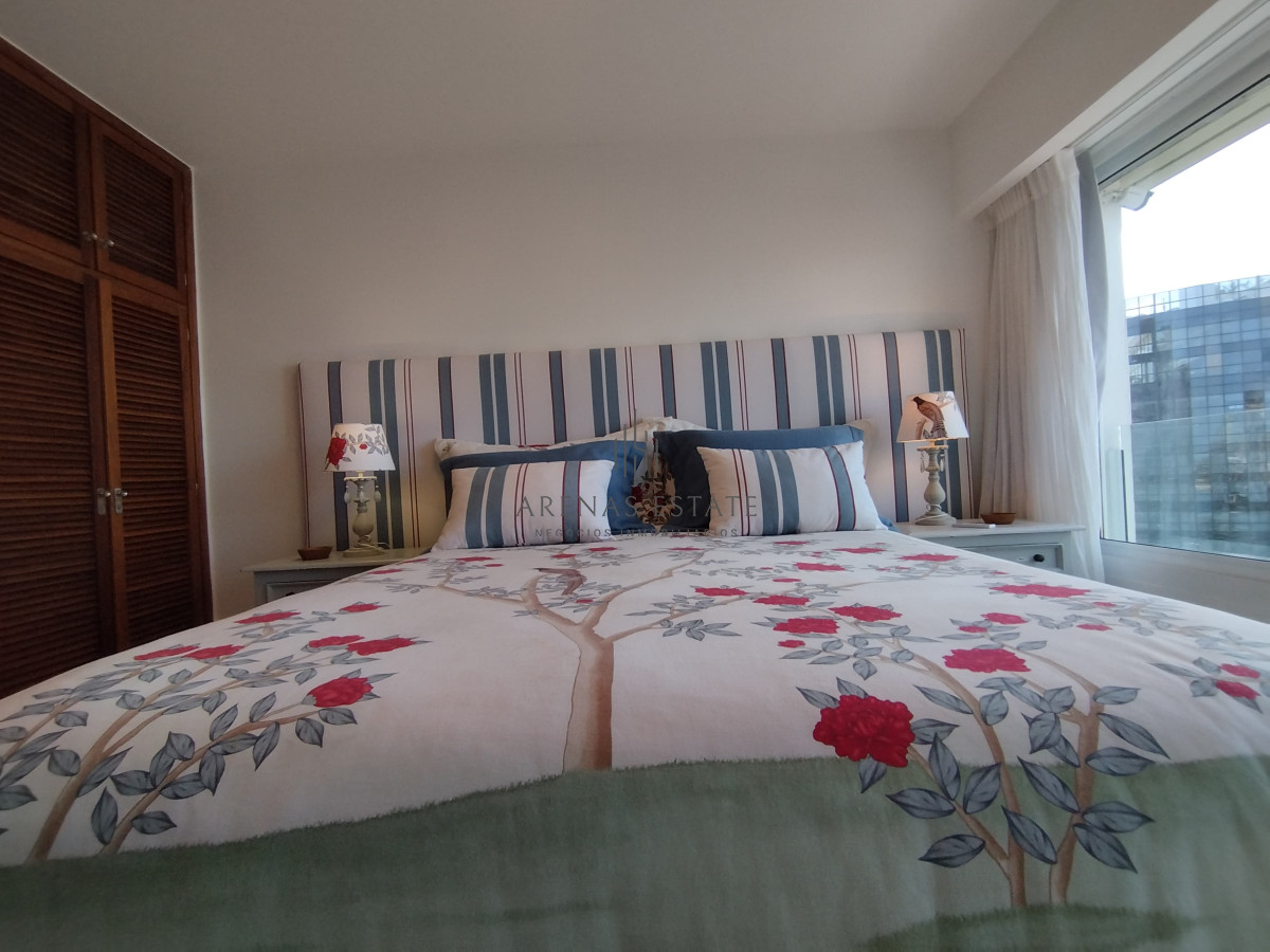 Apartamento ID.3406 - Apartamento de 3 dormitorios en primera linea en  venta en Punta del Este 