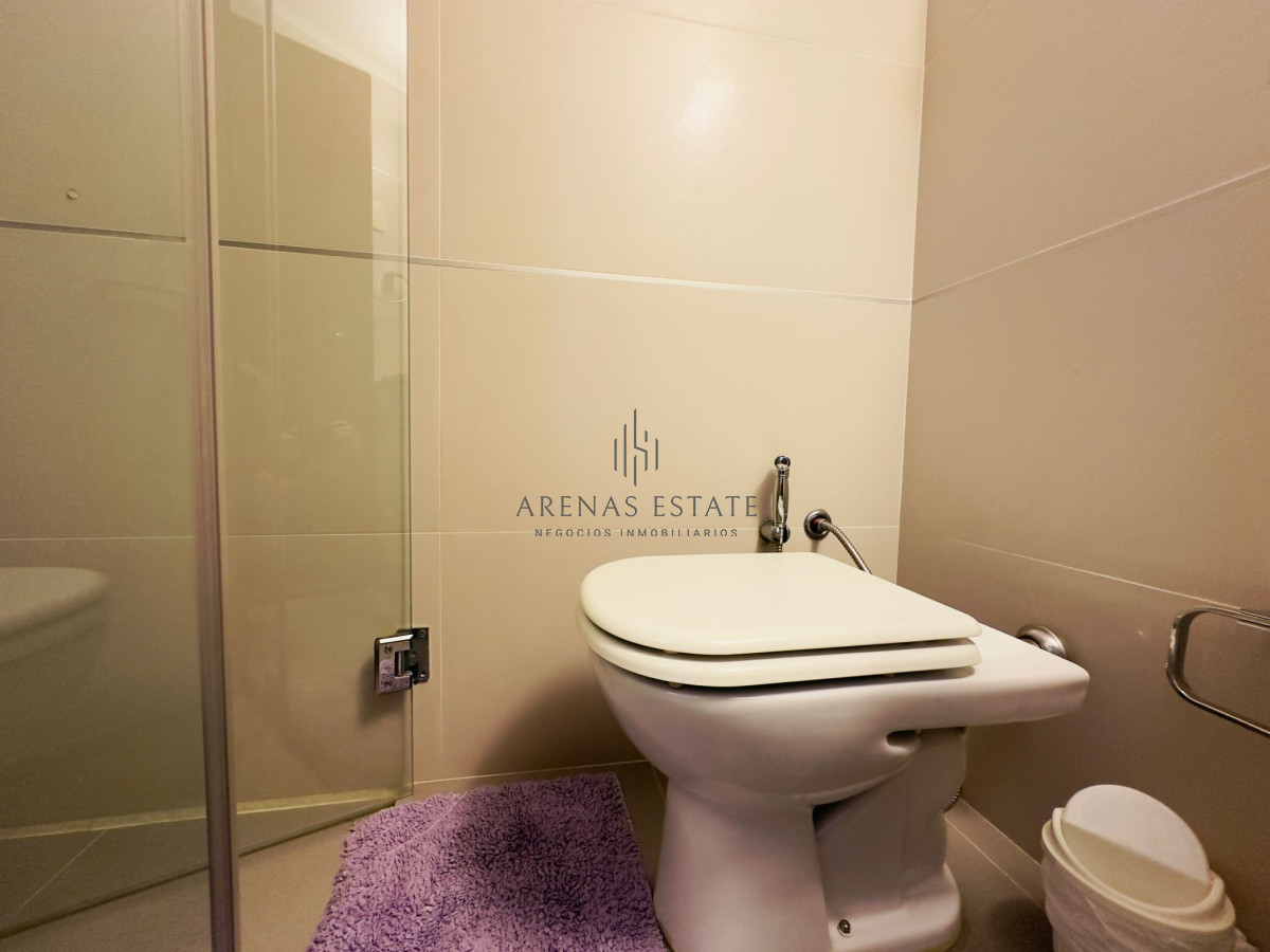 Apartamento ID.4265 - Alquiler y venta de apartamento de 2 dormitorios en Punta del Este.