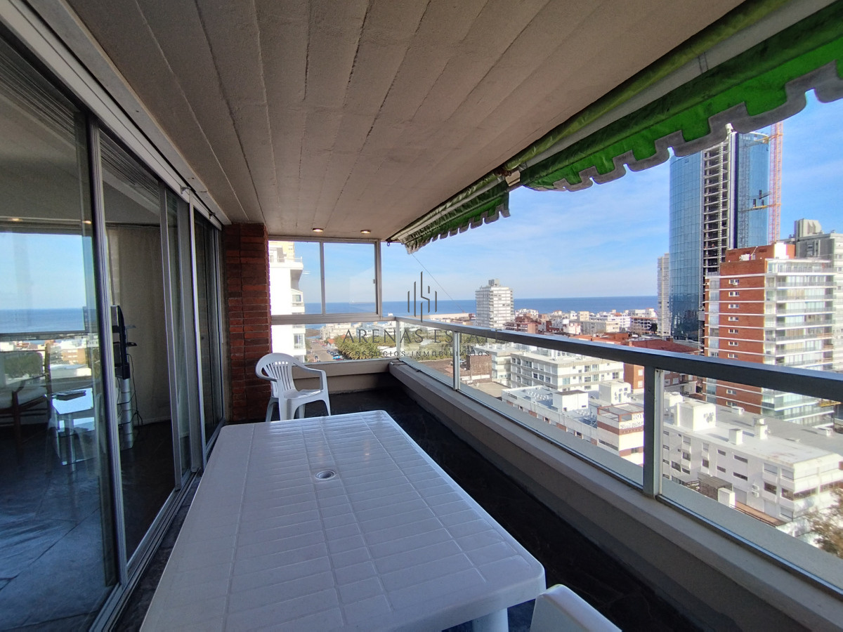 Apartamento ID.4390 - Apartamento de 3 dormitorios en venta y en alquiler en Punta del Este