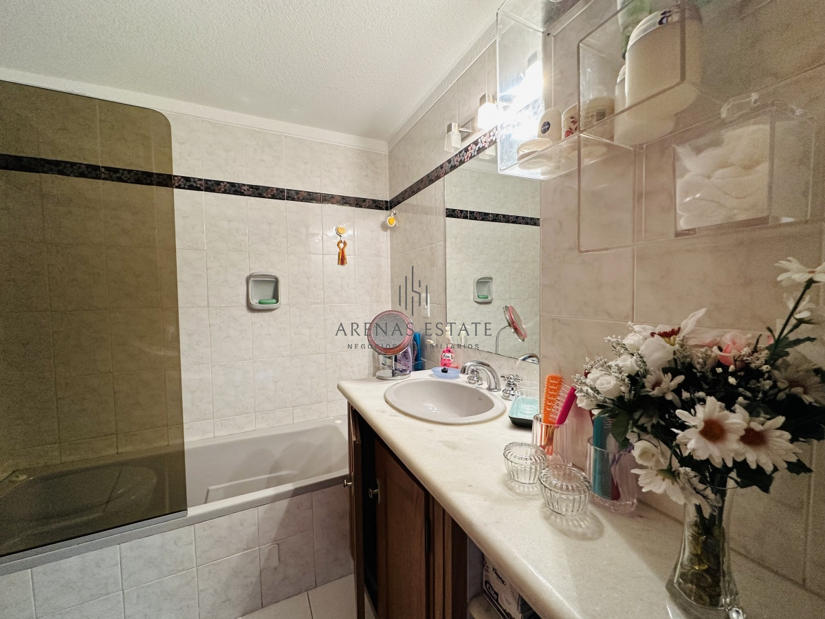 Apartamento ID.3928 - Venta y alquiler  de apartamento de 4 dormitorios en Punta de Este