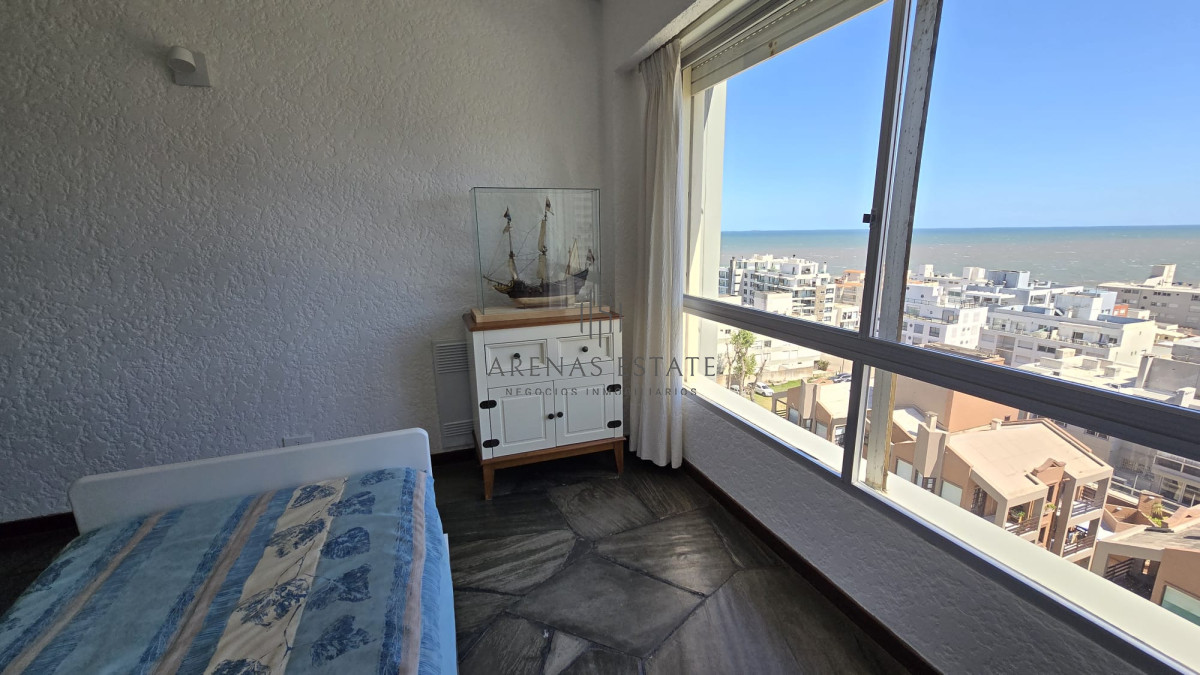 Apartamento ID.3807 - Apartamento en venta de 3 dormitorios en Punta del Este