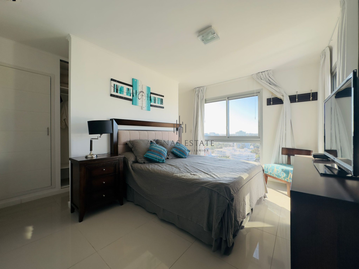Apartamento ID.4249 - Alquiler y Venta de apartamento de dos dormitorios en Punta del Este