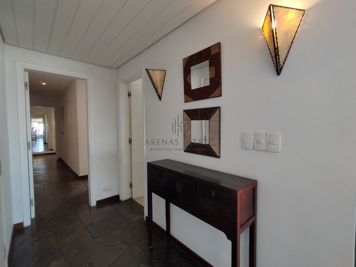 Apartamento ID.4390 - Apartamento de 3 dormitorios en venta y en alquiler en Punta del Este