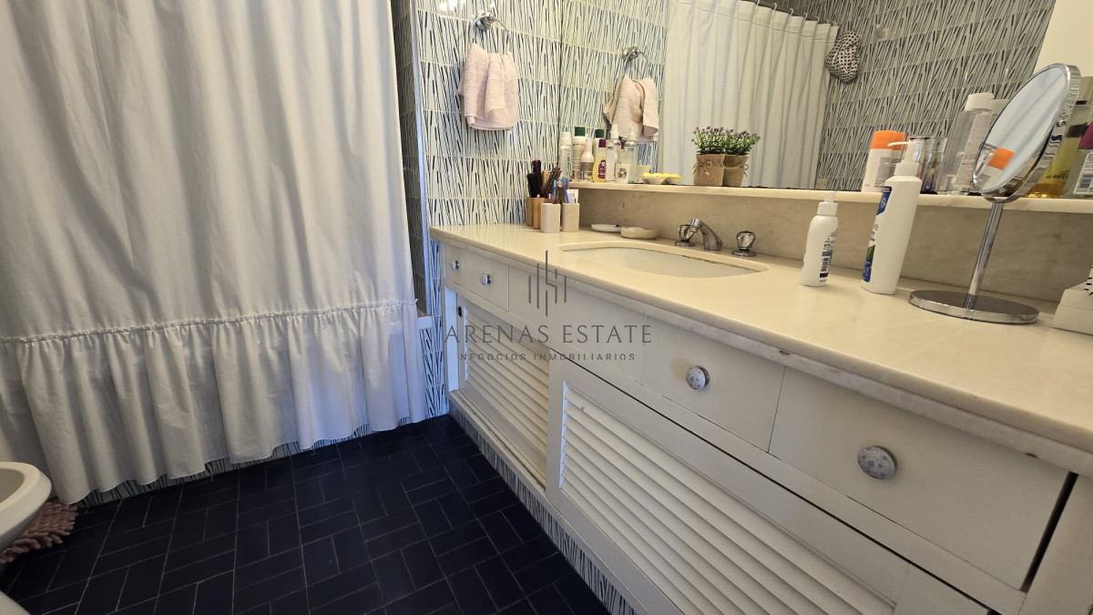 Apartamento ID.3807 - Apartamento en venta de 3 dormitorios en Punta del Este