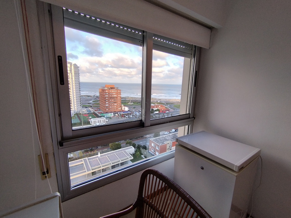 Apartamento ID.4389 - Apartamento en venta frente a playa mansa