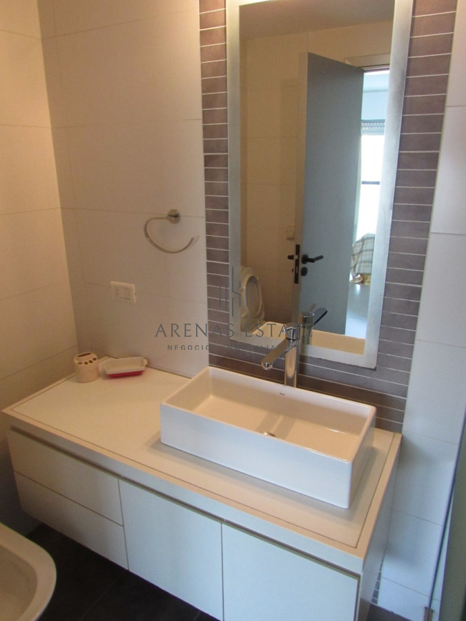 Apartamento ID.3193 - Venta apartamento de 2 dor con parrillero, balcón en Puta del Este