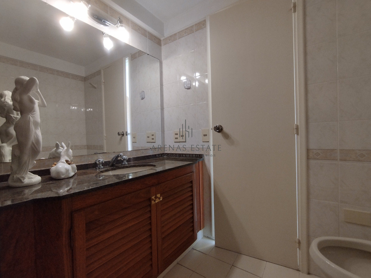 Apartamento ID.3161 - Apartamento de dos dorm. en venta en Punta del Este