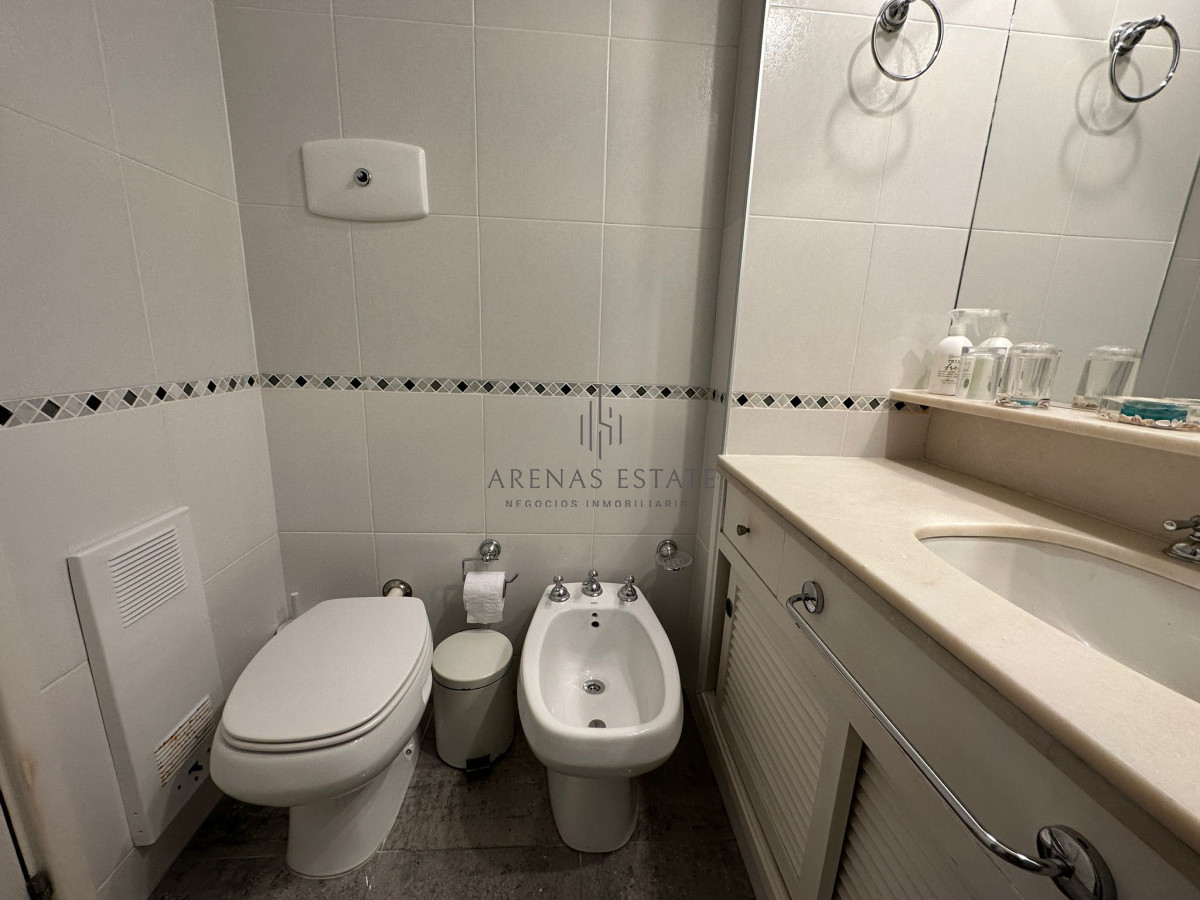 Apartamento ID.3030 - Apartamento en venta y alquiler  frente a playa brava