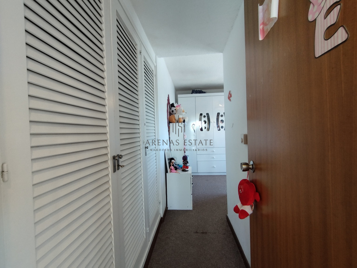 Apartamento ID.3555 - Apartamento de 3 dormitorios y dep en venta en Punta del Este