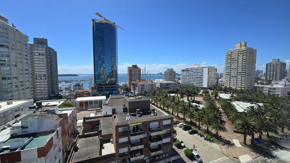 Apartamento ID.3807 - Apartamento en venta de 3 dormitorios en Punta del Este