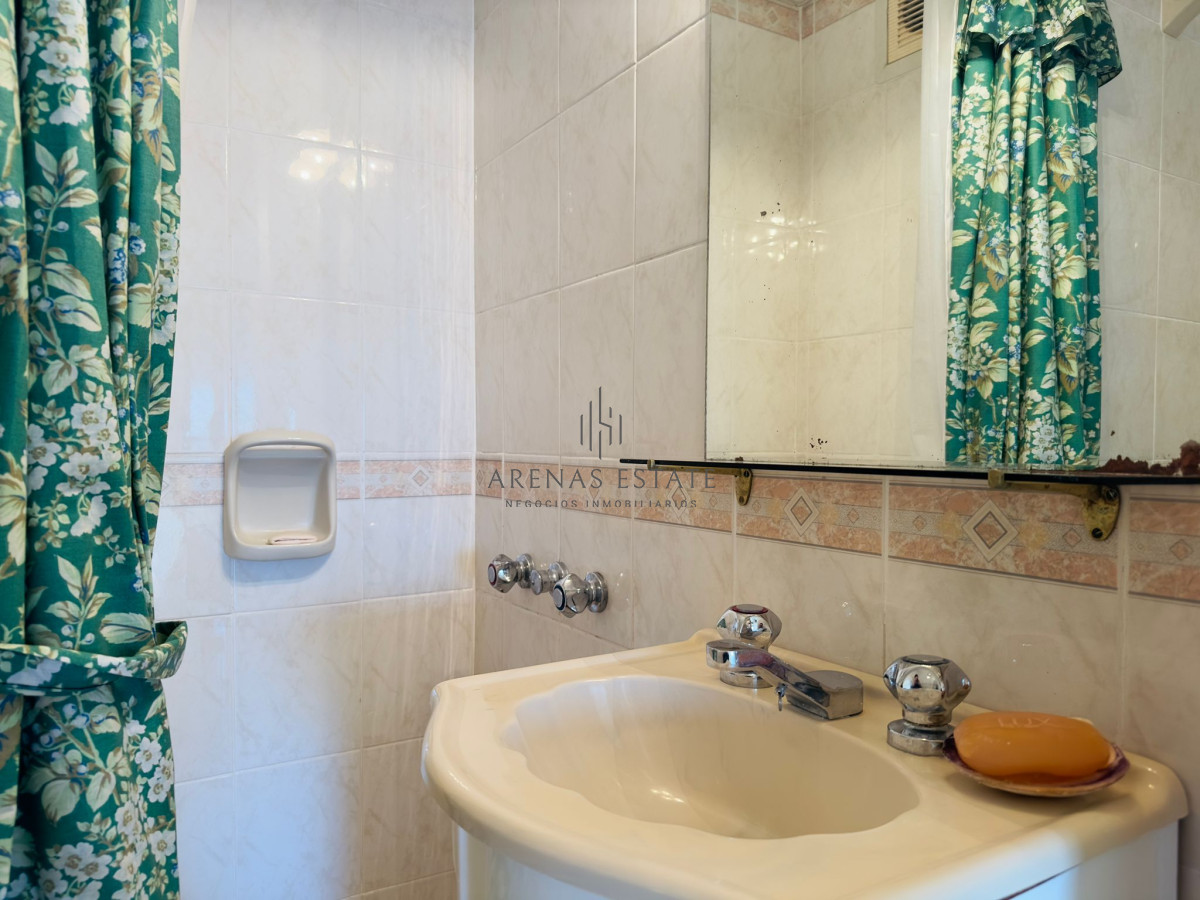 Apartamento ID.2663 - Apto en venta de 2 dormitorios, 2 baños, Punta del este. 
