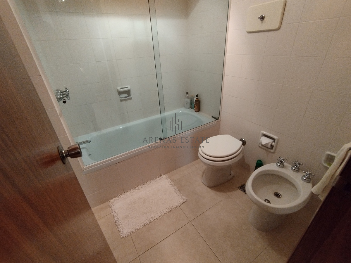 Apartamento ID.4389 - Apartamento en venta frente a playa mansa